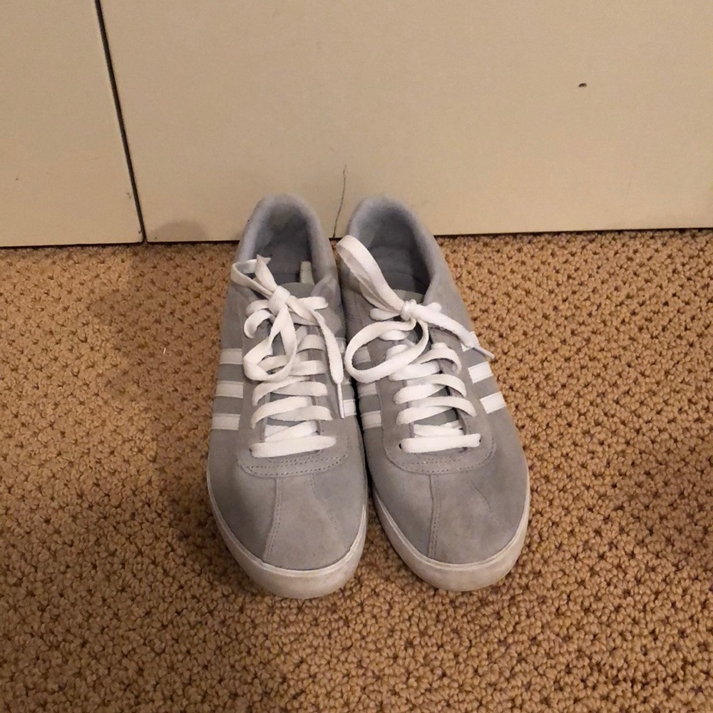 Adidas Sneakers